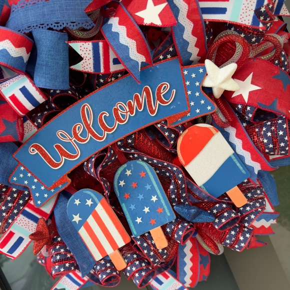 Welcome Patriotic Wreath 🇺🇸 - Picture 2 of 8